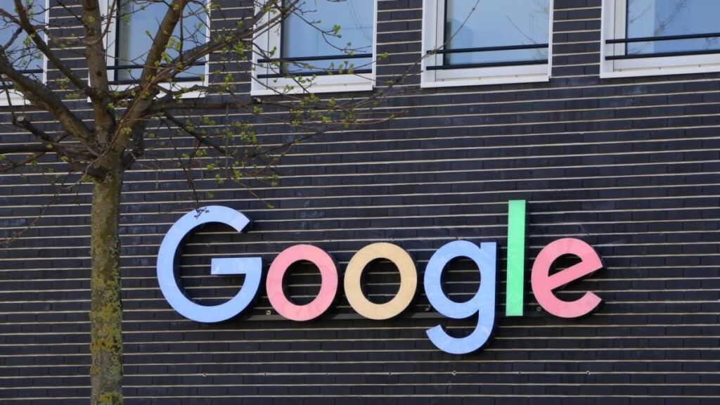 Google Adopts Gradient “G” As Its New Official Company Icon in AI Era Google Adopts Gradient “G” As Its New Official Company Icon in AI Era