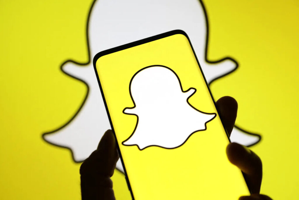 Snapchat Broadens Its Reach with ‘Topic Chats’ Public Discussion Feature