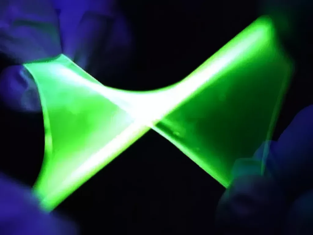 Breakthrough Stretchable OLED Doubles Size Without Dimming, Paving Way for Wearables and Flexible Displays