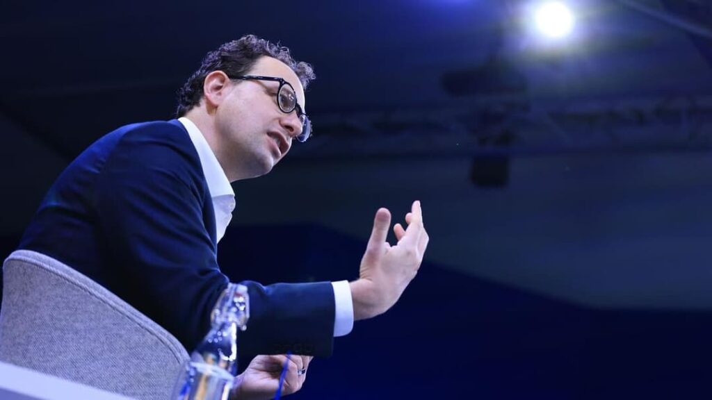 Dario Amodei’s AI Governance Vision Draws Scrutiny Over Ideological Insularity